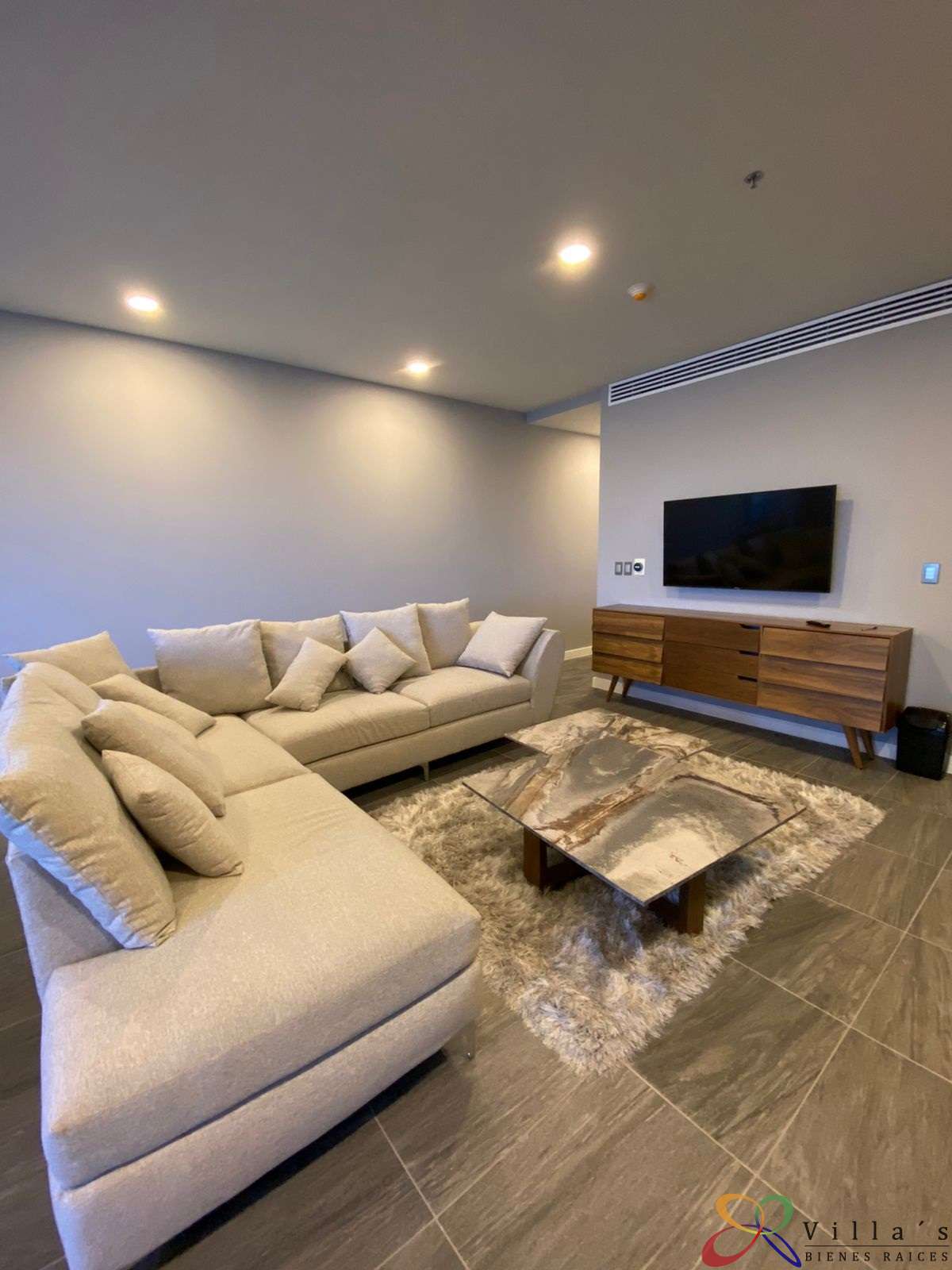 aed140d2-7624-4406-ad70-34965eb9adea.jpg